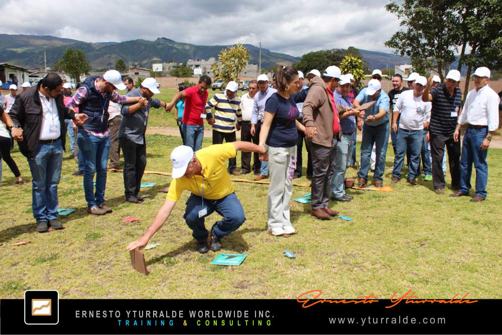 Team Building Perú, LATAM, El Caribe y USA Talleres de Cuerdas Bajas | Team Building Empresarial para el desarrollo de equipos de trabajo